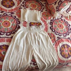 White beach cover up it’s also see through large non stretch